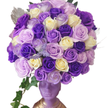 Marica decorată cu flori parfumate din sapun, mătase, silicon